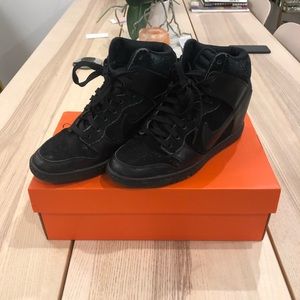 Women’s Nike Dunk Sky High Shoes, Sz 8